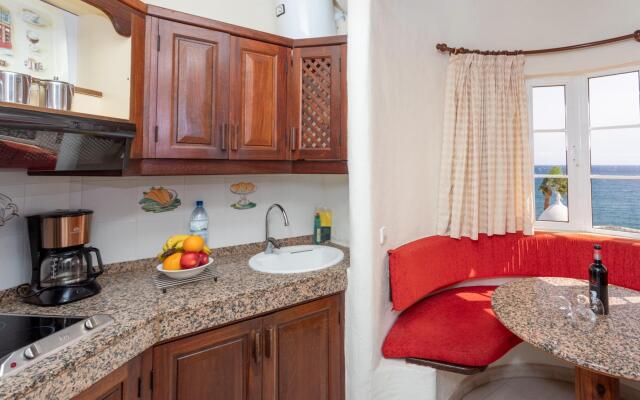 Altamar 53 balcony sea views By CanariasGetaway