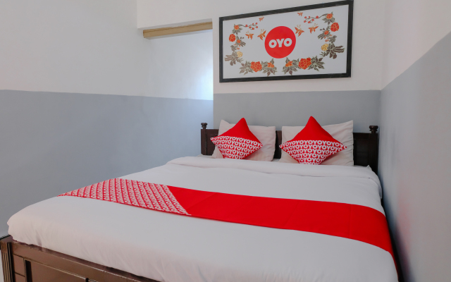 OYO 1028 Garuda Residence