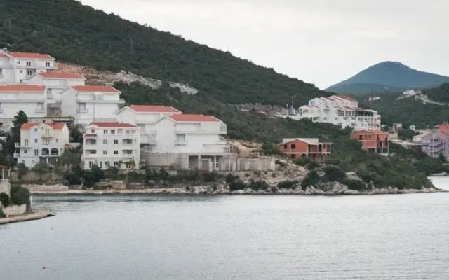 Apartments Tiha Luka