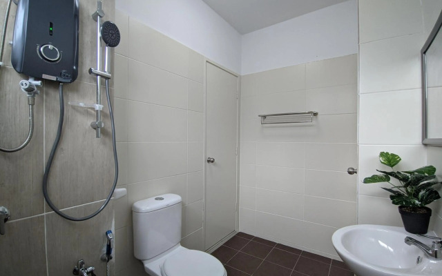 Desaru Comfy Home with Netflix Near Beach, Waterpark & BBQ