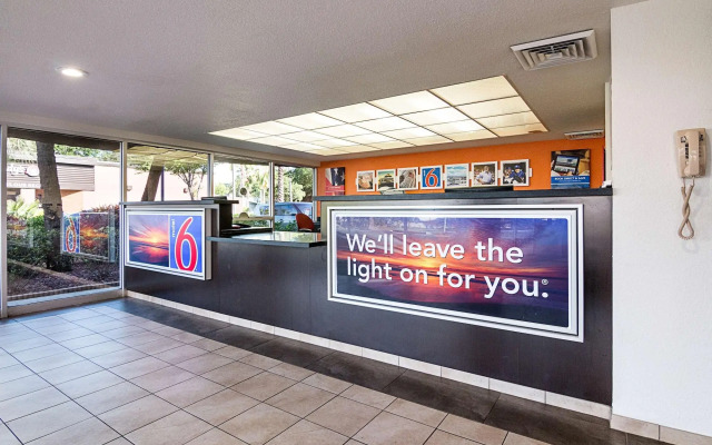 Motel 6 Tampa, FL - Fairgrounds