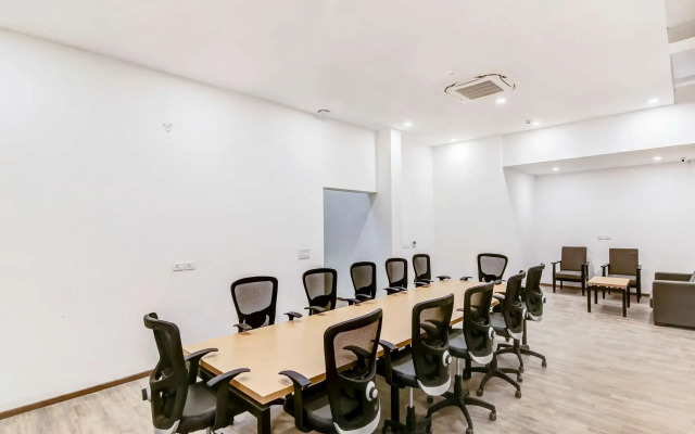 OYO Townhouse 70 Maula Ali Rd Knowledge Park III