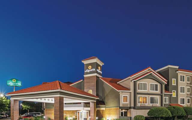 La Quinta Inn & Suites by Wyndham Fort Worth North