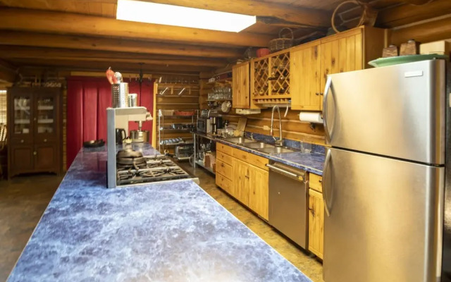 Snowberry Inn Bed & Breakfast