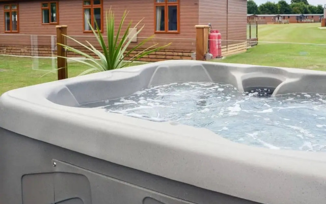 Luxury Boutique Style Lodge With hot tub