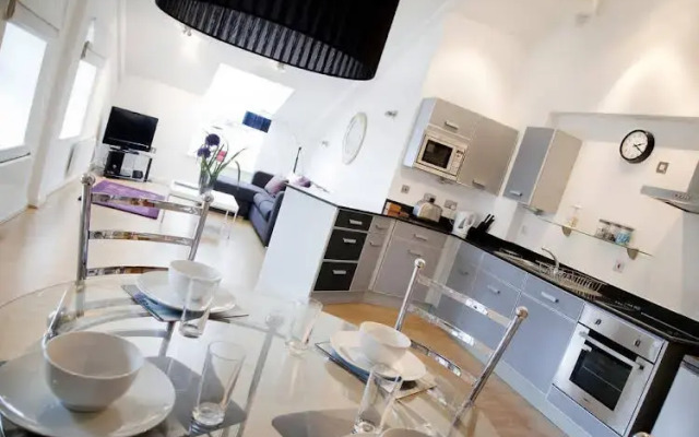 Regent House deluxe 2 bedroom apartment