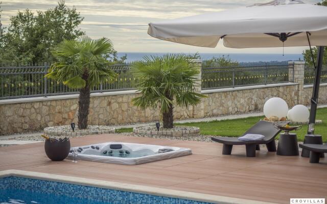 Carolus in Barat with 5 bedrooms and 5 bathrooms