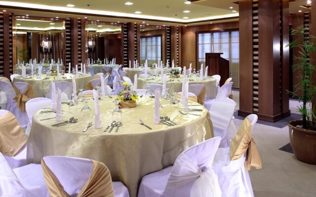 Herald Suites Solana