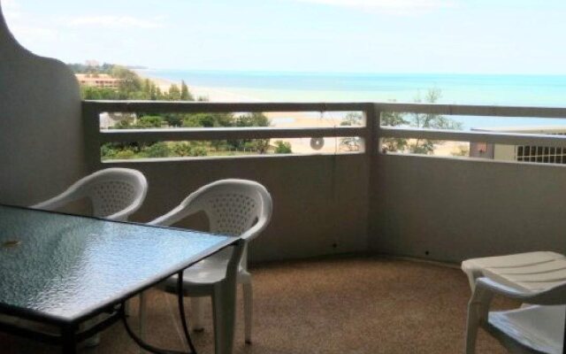 Cha-Am Grand Condotel