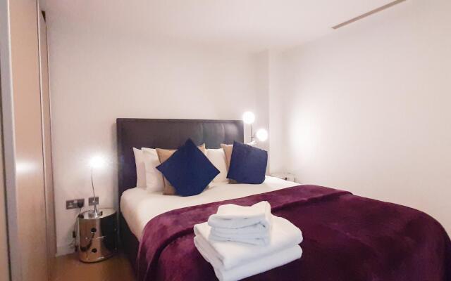 Comfy Studio with Balcony in Heart of Shoreditch