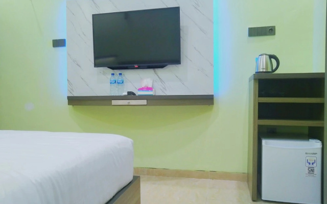 Shiva Home Syariah RedPartner Near Alun Alun Tegal – Guest Rooms – Tegal
