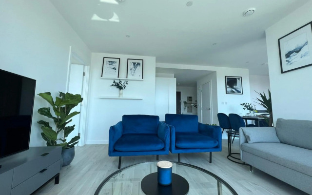 Luxury penthouse with stunning views near Canary Wharf