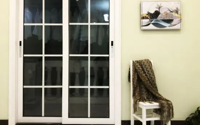 Youyang Meiju Homestay – Balcony – Chengdu