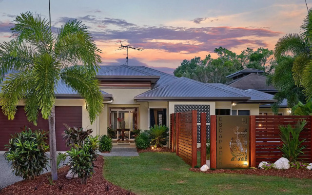 Escapades @ Palm Cove