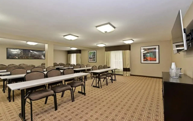 Quality Suites Nashville Airport