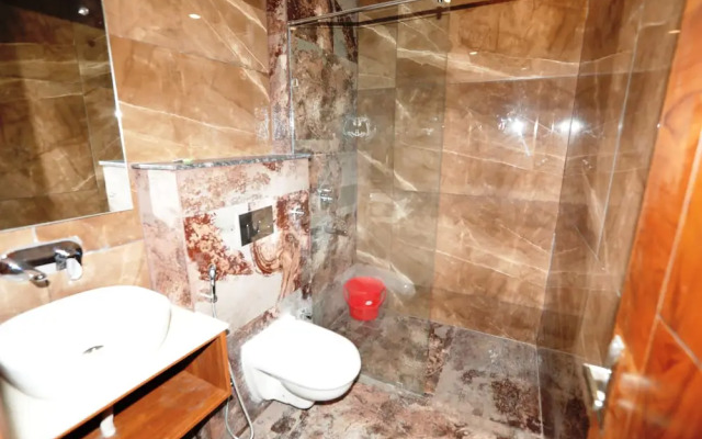 Hardik Palace By F9 Hotels