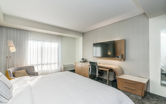 Courtyard by Marriott West Springfield