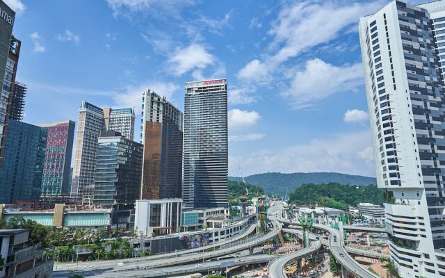OYO Home 44050 Essential Studio Empire Marriot