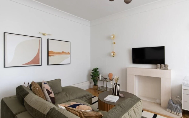 The Primrose Hill Hideaway - Modish 1bdr Flat