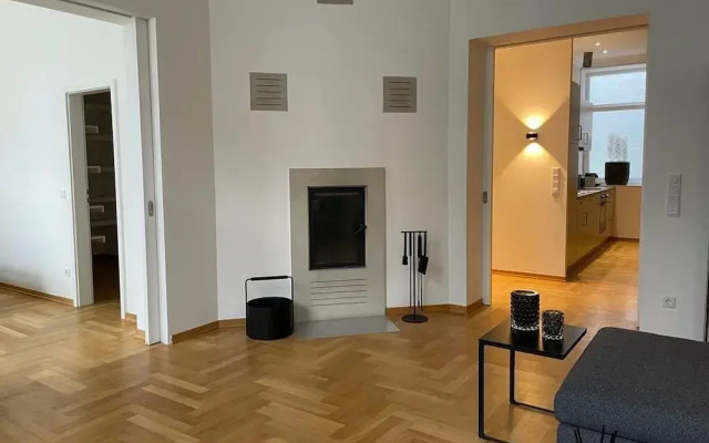 Pure Highlight Living