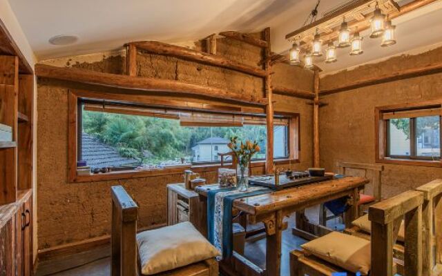 Yunshang Grassland Fengsheng three time hot spring holiday villa