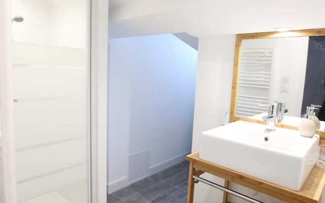 Comfy Attic Apartment Near Grand Théâtre