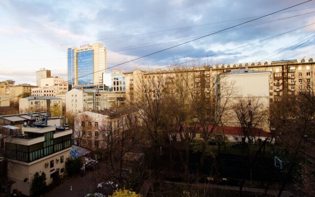 LUXKV Apartment on Smolenskaya