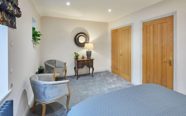 Host Stay The Feather Black Swan Mews