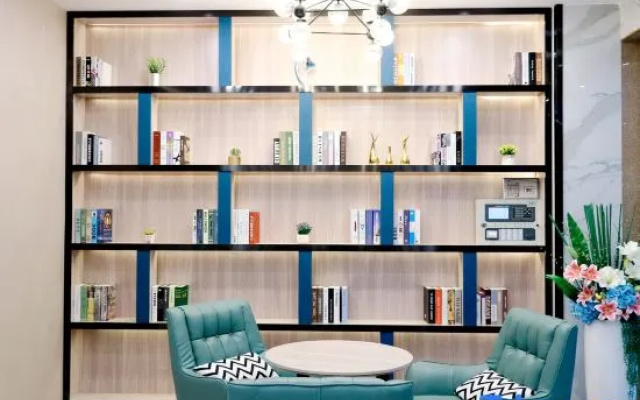 Yicheng Select Hotel (Dongxing Erqiao Branch)