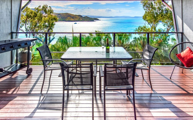 Shorelines 2 on Hamilton Island