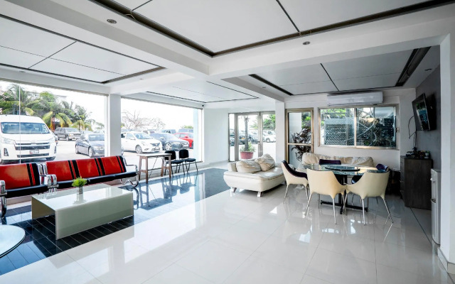 Capital O Cancun International Airport 24/7