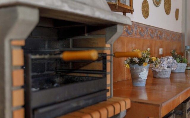 Modern & Chic Loft Apt. *Terrace *BBQ *Parking