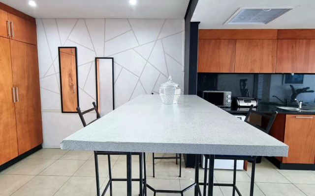 Accommodation Front - Cosy 2 Sleeper with Exquisite Habour Views