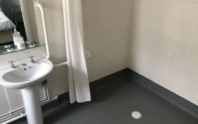 Clee Hotel