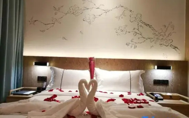 Leader Art Hotel