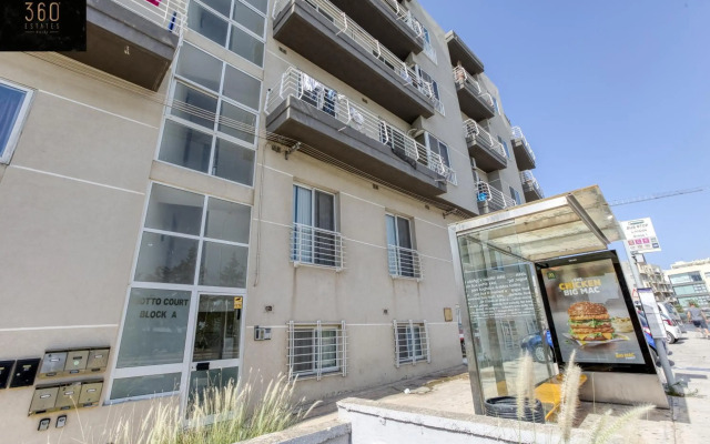 Spacious, 1BR duplex off UNI/Hospital with WIFI by 360 Estates