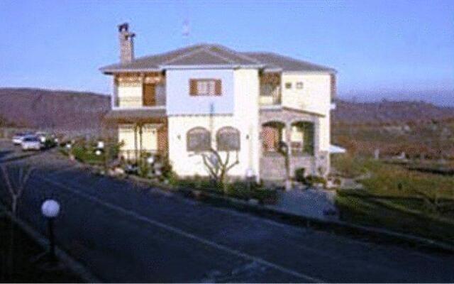 Dryades Guesthouse