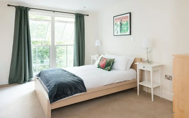 Spacious 2 Bed - Battersea High Street