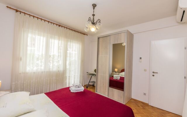 Apartments and Room Mirjana