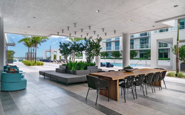 Luxury Condo with Den at Design District