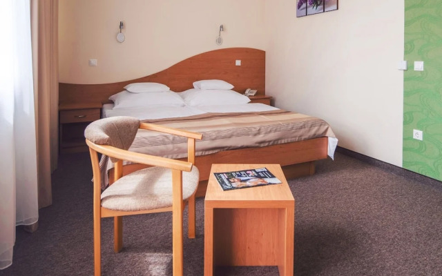 Granada Konferencia Wellness Sport Hotel