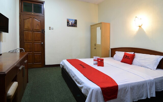 RedDoorz Plus @ Laweyan