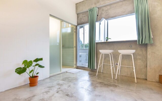 OwlStay Jiufen Green Ray