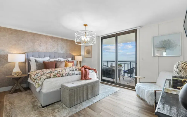 1606 Brighton 3 Bedroom Condo