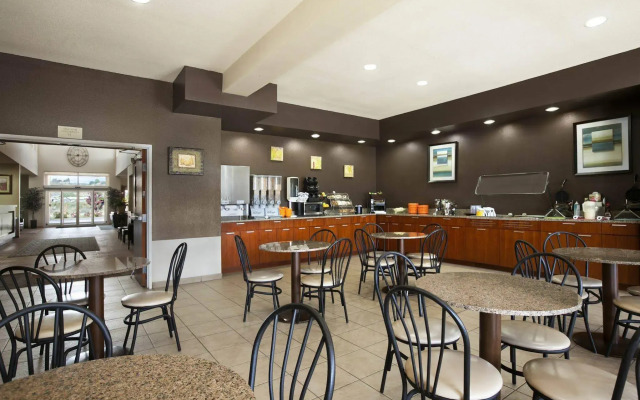 Best Western Plus Peppertree Inn At Omak