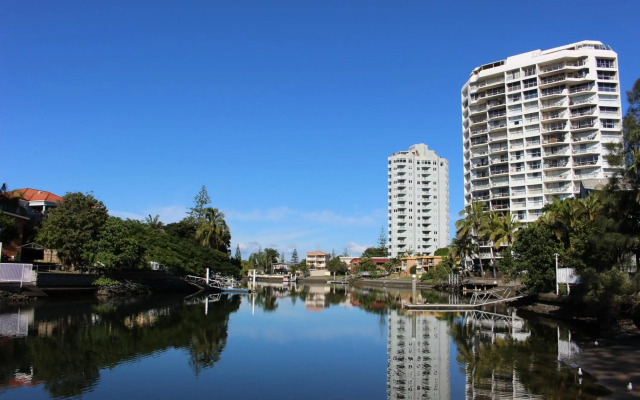 Surfers Riverside Apartments