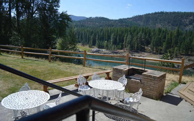 Rimrock Lodge