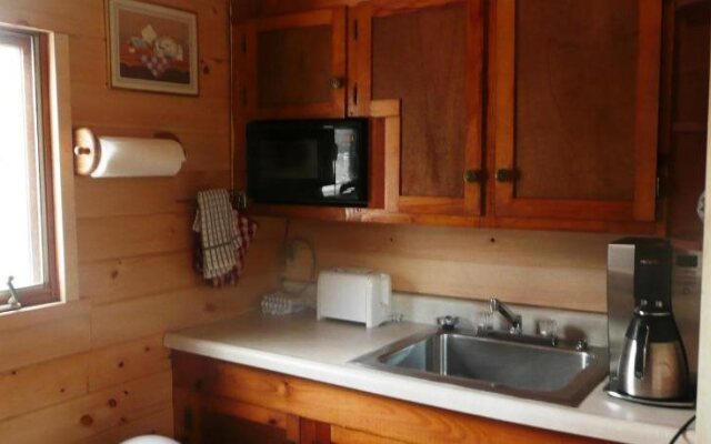 Maple Lodge Cabins