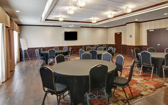 Comfort Inn & Suites Near Lake Lewisville