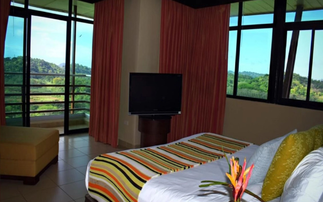 Summit Rainforest & Golf Resort